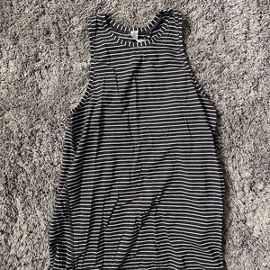 Lululemon tank top with open back